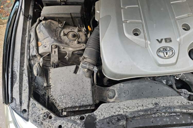 Used Toyota Reiz 2010 2.5V Fengdu Elite Edition Engine Bay Right