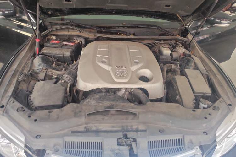 Used Toyota Reiz 2010 2.5V Fengdu Elite Edition Engine Bay