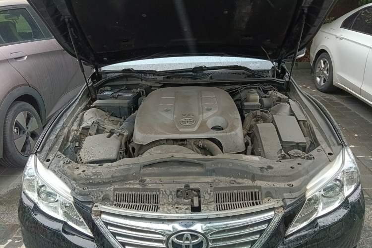 Used Toyota Reiz 2010 2.5V Fengdu Elite Edition Engine Bay