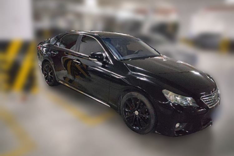 Used Toyota Reiz 2010 2.5V Fashion Luxury Navigation Edition Front Right 45 Deg