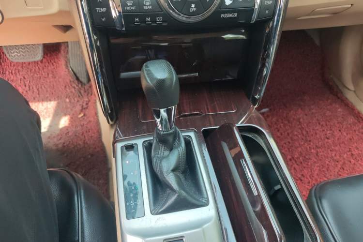 Used Toyota Reiz 2010 2.5S Fengdu Jinghua Edition Gear Lever