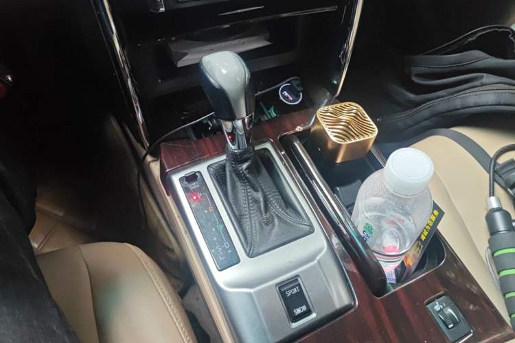 Used Toyota Reiz 2010 2.5V Fengdu Elite Edition Gear Lever