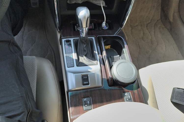 Used Toyota Reiz 2010 2.5V Fashion Elite Edition Gear Lever