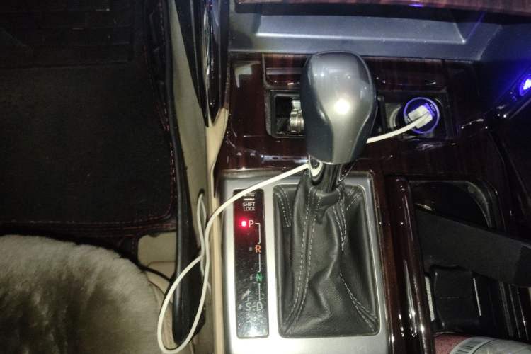 Used Toyota Reiz 2010 2.5V Fengdu Elite Edition Gear Lever