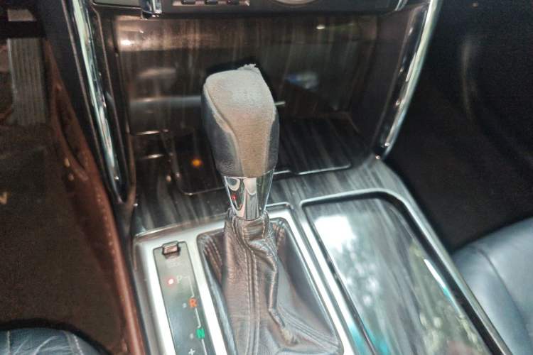 Used Toyota Reiz 2010 2.5V Fengdu Elite Edition Gear Lever