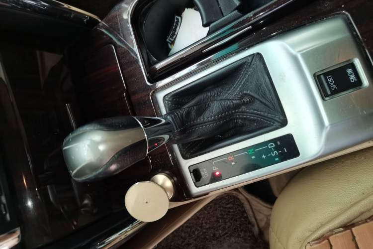 Used Toyota Reiz 2010 2.5V Fengdu Elite Edition Gear Lever