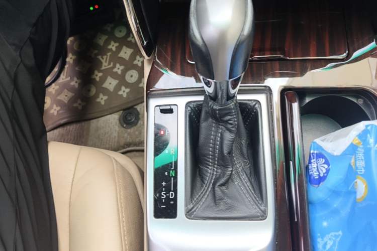 Used Toyota Reiz 2010 2.5V Fengdu Elite Edition Gear Lever