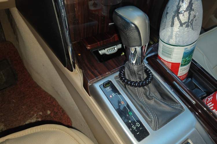 Used Toyota Reiz 2010 2.5S Fashion Elite Edition Gear Lever