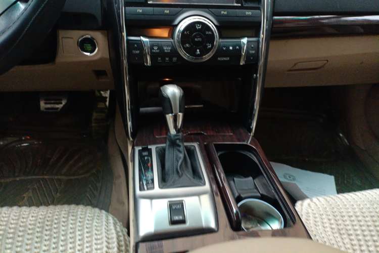 Used Toyota Reiz 2010 2.5V Fashion Elite Edition Gear Lever