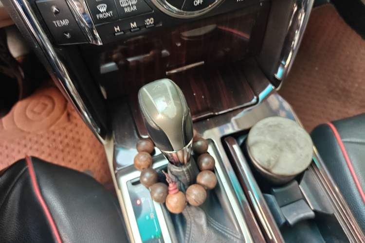 Used Toyota Reiz 2010 2.5V Fashion Elite Edition Gear Lever