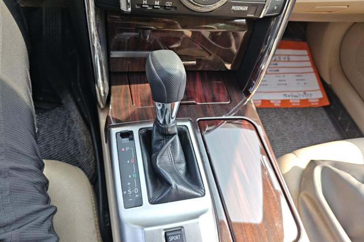 Used Toyota Reiz 2010 2.5S Fengdu Jinghua Edition Gear Lever