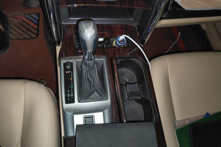 Used Toyota Reiz 2010 2.5V Fengdu Elite Edition Gear Lever