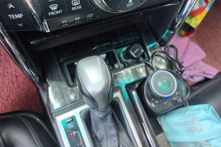 Used Toyota Reiz 2010 2.5V Fengdu Elite Edition Gear Lever