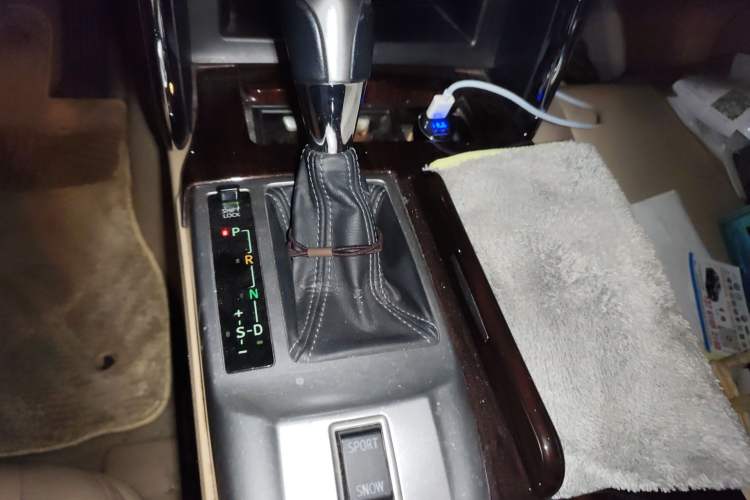 Used Toyota Reiz 2010 2.5V Fengdu Elite Edition Gear Lever