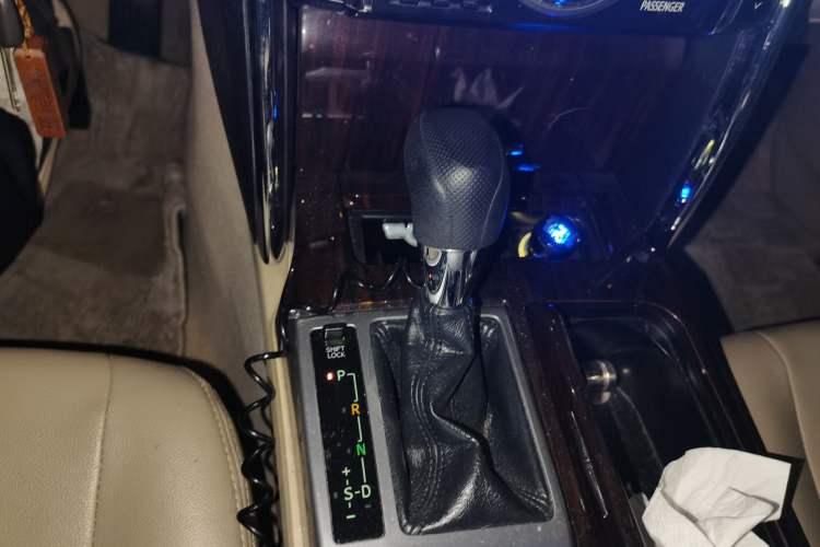 Used Toyota Reiz 2010 2.5S Fengdu Jinghua Edition Gear Lever
