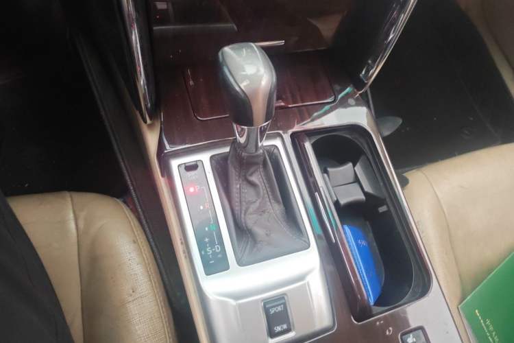 Used Toyota Reiz 2010 2.5V Fengdu Elite Edition Gear Lever