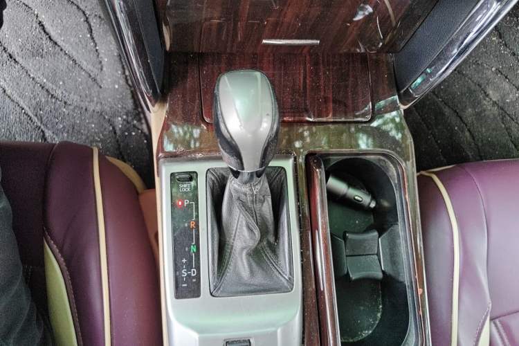 Used Toyota Reiz 2010 2.5V Fengdu Elite Edition Gear Lever