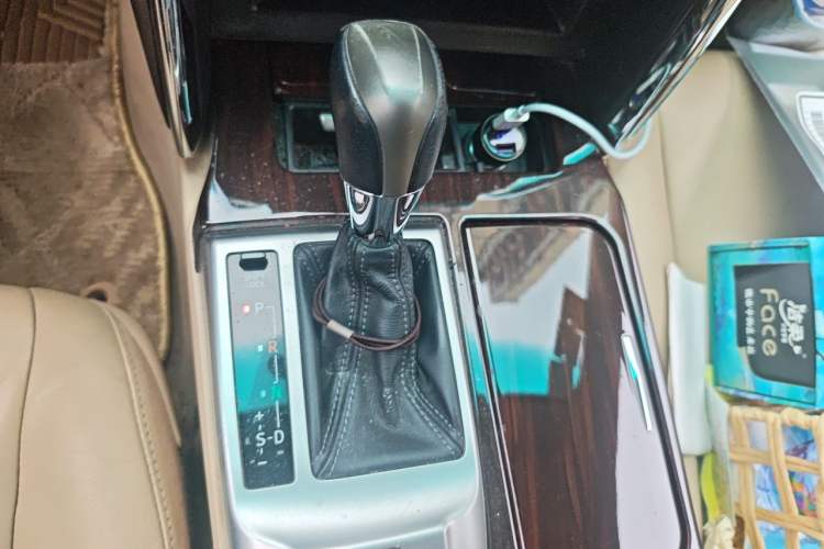 Used Toyota Reiz 2010 2.5V Fengdu Elite Edition Gear Lever