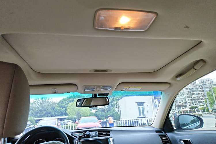 Used Toyota Reiz 2010 2.5V Fashion Elite Edition Headliner