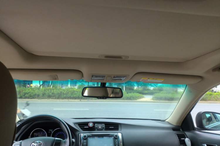 Used Toyota Reiz 2010 2.5V Fashion Elite Edition Headliner