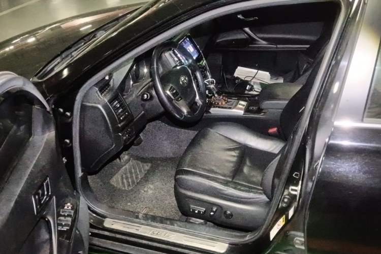 Used Toyota Reiz 2010 2.5V Fengdu Elite Edition Left Front Seat