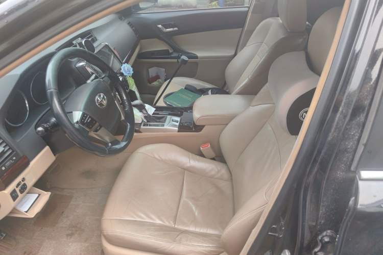 Used Toyota Reiz 2010 2.5V Fengdu Elite Edition Left Front Seat
