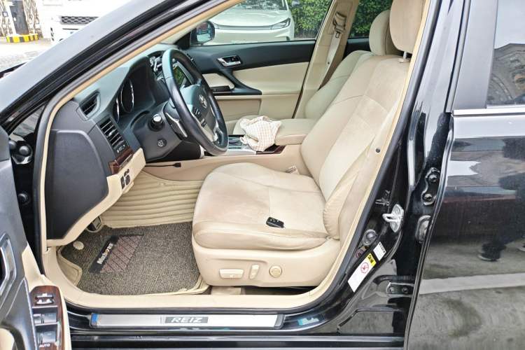 Used Toyota Reiz 2010 2.5V Fashion Elite Edition Left Front Seat