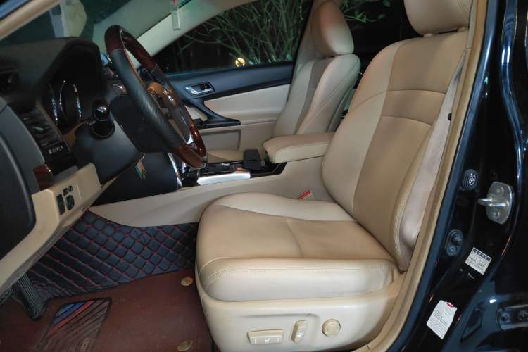 Used Toyota Reiz 2010 2.5V Fengdu Elite Edition Left Front Seat