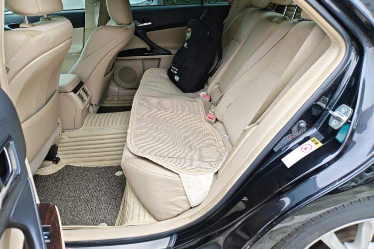 Used Toyota Reiz 2010 2.5V Fashion Elite Edition Left Rear Seat