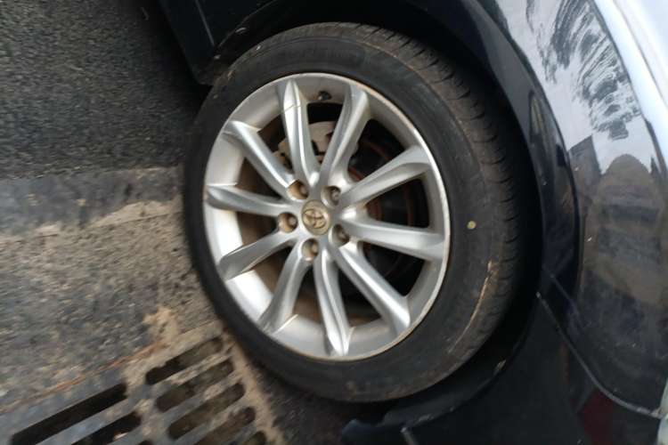 Used Toyota Reiz 2010 2.5V Fashion Elite Edition Left Rear Wheel Hub