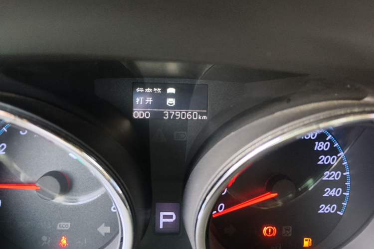 Used Toyota Reiz 2010 2.5V Fengdu Elite Edition Odometer Close Up