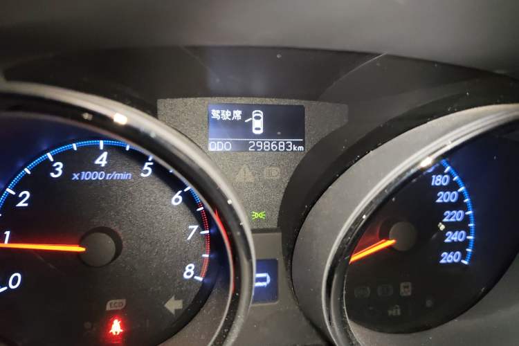 Used Toyota Reiz 2010 2.5V Fengdu Elite Edition Odometer Close Up