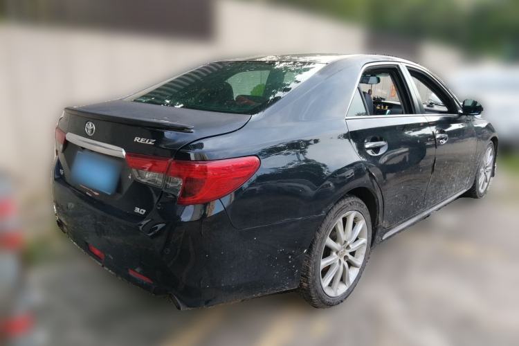 Used Toyota Reiz 2010 2.5V Fashion Elite Edition Rear Right 45 Deg