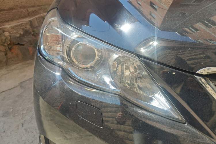 Used Toyota Reiz 2010 2.5V Fashion Elite Edition Right Front Headlight