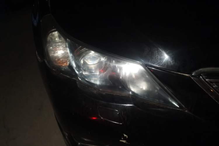 Used Toyota Reiz 2010 2.5S Fashion Elite Edition Right Front Headlight