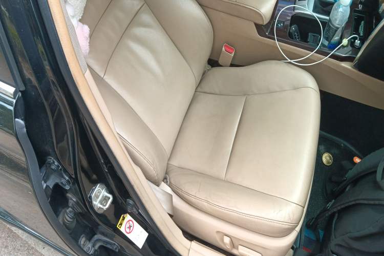 Used Toyota Reiz 2010 2.5V Fengdu Elite Edition Right Front Seat
