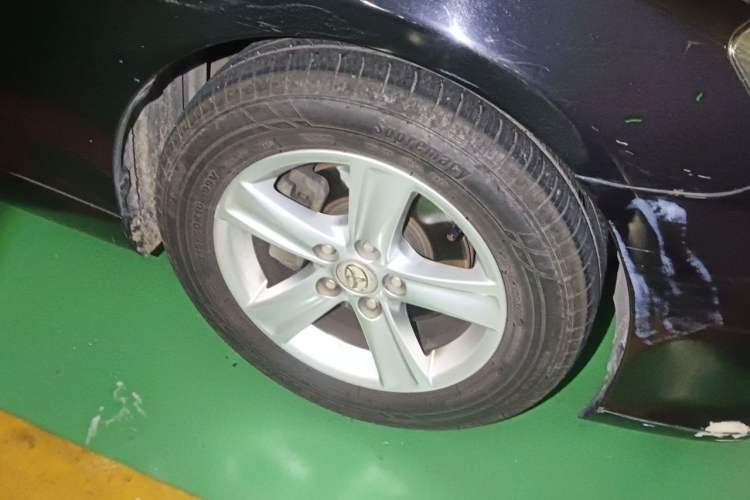 Used Toyota Reiz 2010 2.5V Fengdu Elite Edition Right Front Wheel Hub