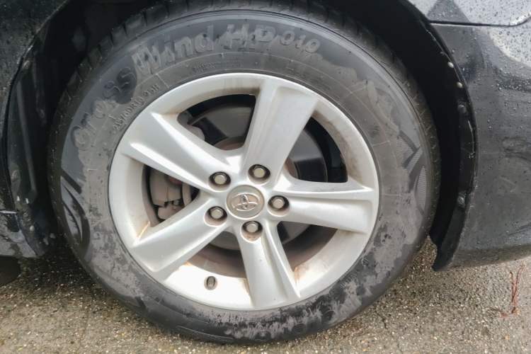 Used Toyota Reiz 2010 2.5V Fengdu Elite Edition Right Front Wheel Hub