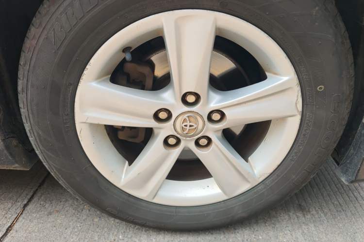 Used Toyota Reiz 2010 2.5S Fengdu Jinghua Edition Right Front Wheel Hub