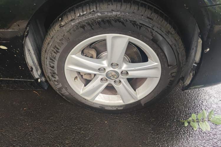 Used Toyota Reiz 2010 2.5V Fengdu Elite Edition Right Front Wheel Hub