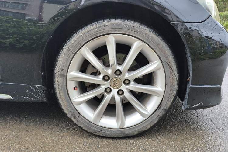 Used Toyota Reiz 2010 2.5V Fashion Elite Edition Right Front Wheel Hub