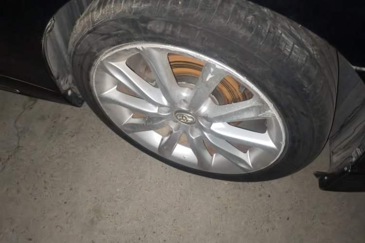 Used Toyota Reiz 2010 2.5S Fashion Elite Edition Right Front Wheel Hub