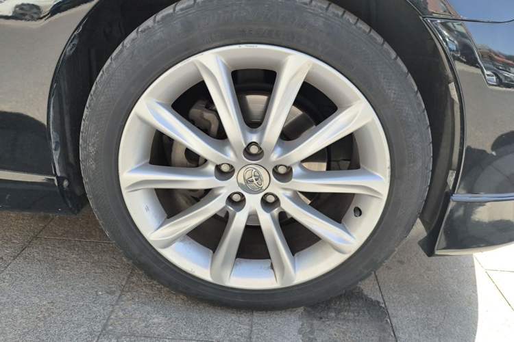 Used Toyota Reiz 2010 2.5V Fashion Elite Edition Right Front Wheel Hub