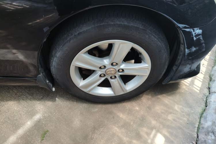 Used Toyota Reiz 2010 2.5V Fengdu Elite Edition Right Front Wheel Hub