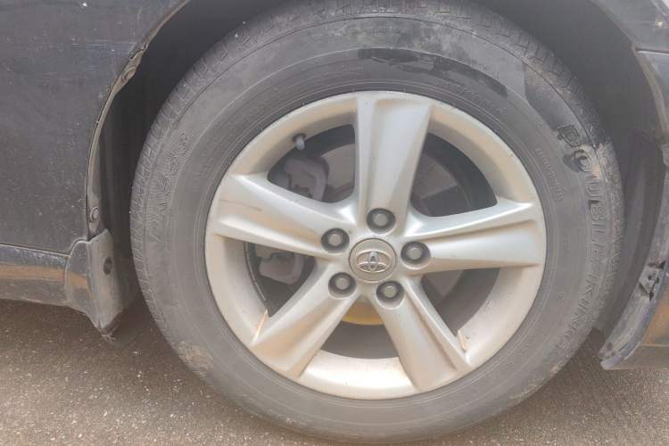 Used Toyota Reiz 2010 2.5V Fengdu Elite Edition Right Front Wheel Hub