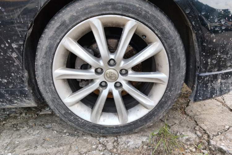 Used Toyota Reiz 2010 2.5V Fashion Elite Edition Right Front Wheel Hub