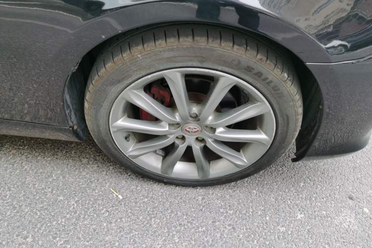 Used Toyota Reiz 2010 2.5V Fengdu Elite Edition Right Front Wheel Hub