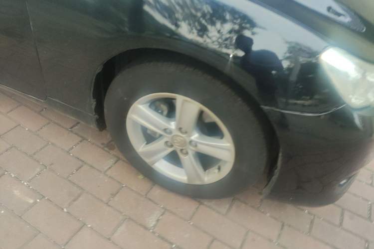 Used Toyota Reiz 2010 2.5V Fengdu Elite Edition Right Front Wheel Hub