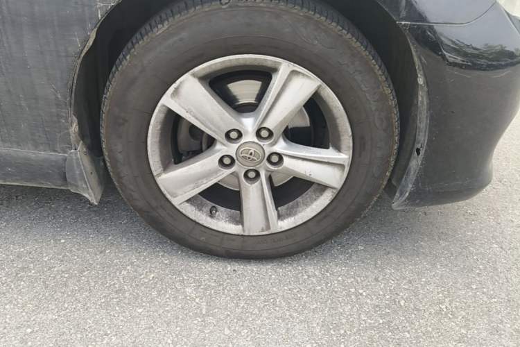 Used Toyota Reiz 2010 2.5V Fengdu Elite Edition Right Front Wheel Hub