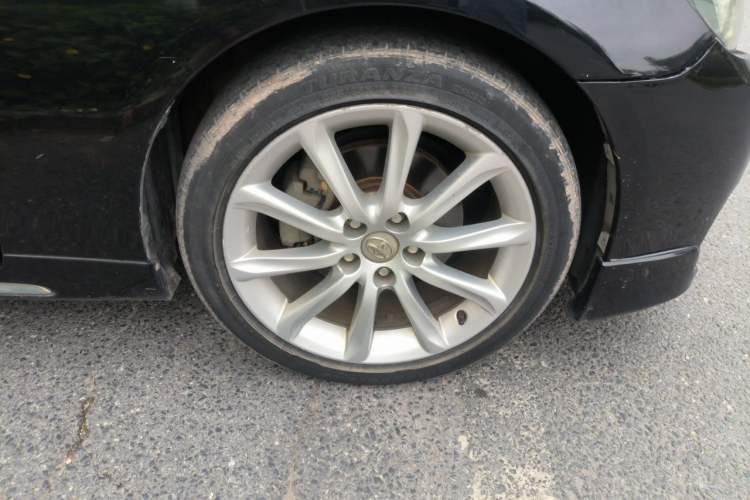 Used Toyota Reiz 2010 2.5V Fashion Elite Edition Right Front Wheel Hub